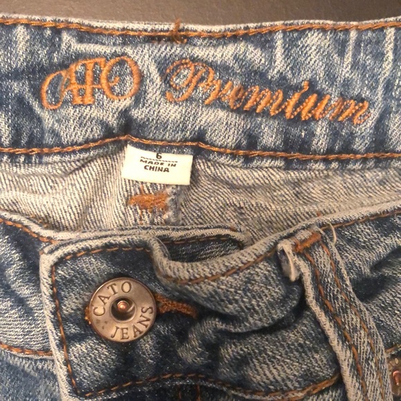 Cato, women’s denim capris - Picture 2 of 4